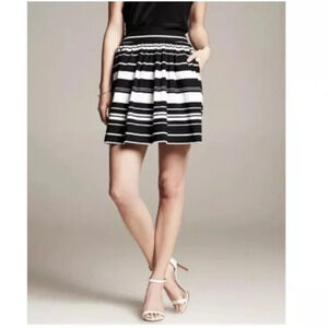 Banana Republic Black White Multi Stripe Pleated Skirt Womens Size 8‎ (1116)